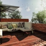 Moderne Loungegruppe auf Holzterrasse mit Schirm | Sonnensegel wasserdicht