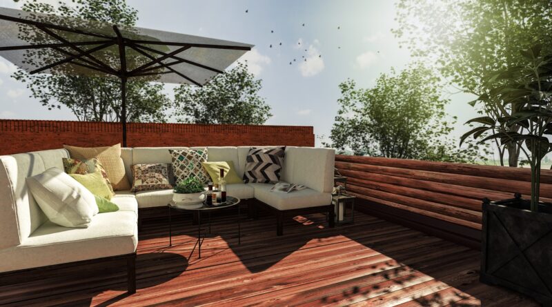 Moderne Loungegruppe auf Holzterrasse mit Schirm | Sonnensegel wasserdicht